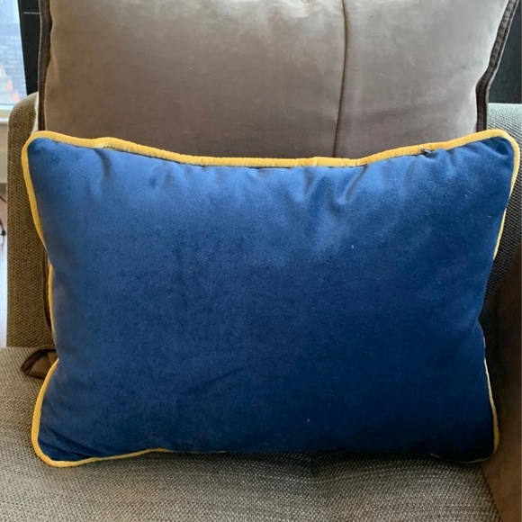 Decorative Pillow 🧿 - Picture 3 of 5